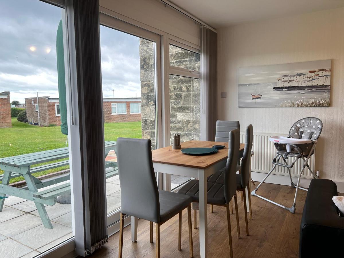 Chine Cottage Self-Catering Coastal Bungalow In Rural West Wight Freshwater Extérieur photo